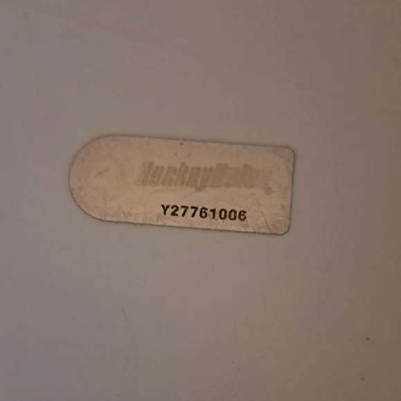 Edmonton Oilers Locker Room Sign - Picture 2 of 5